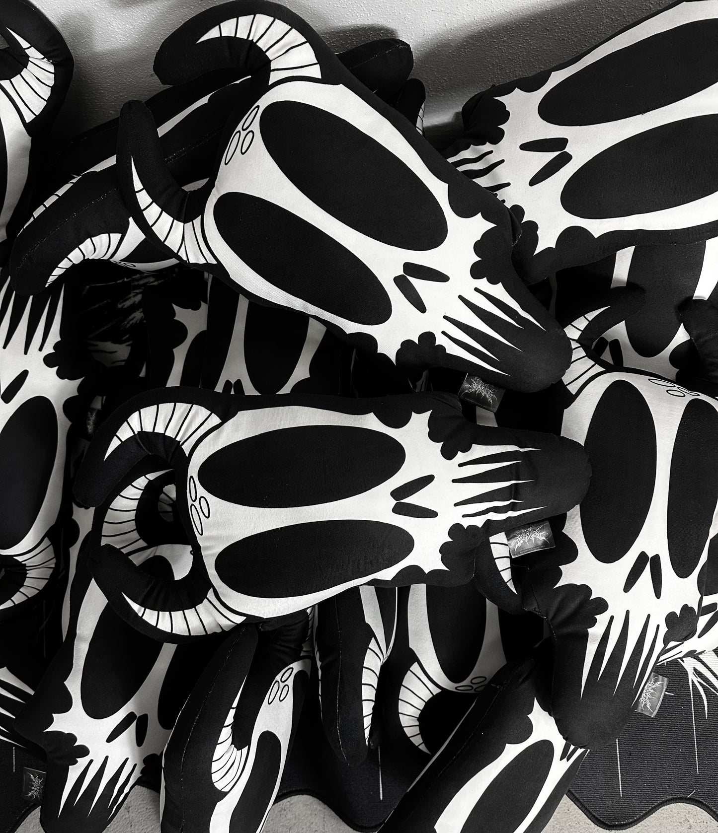 Limited OVERDXSE SKULL PILLOW V.1