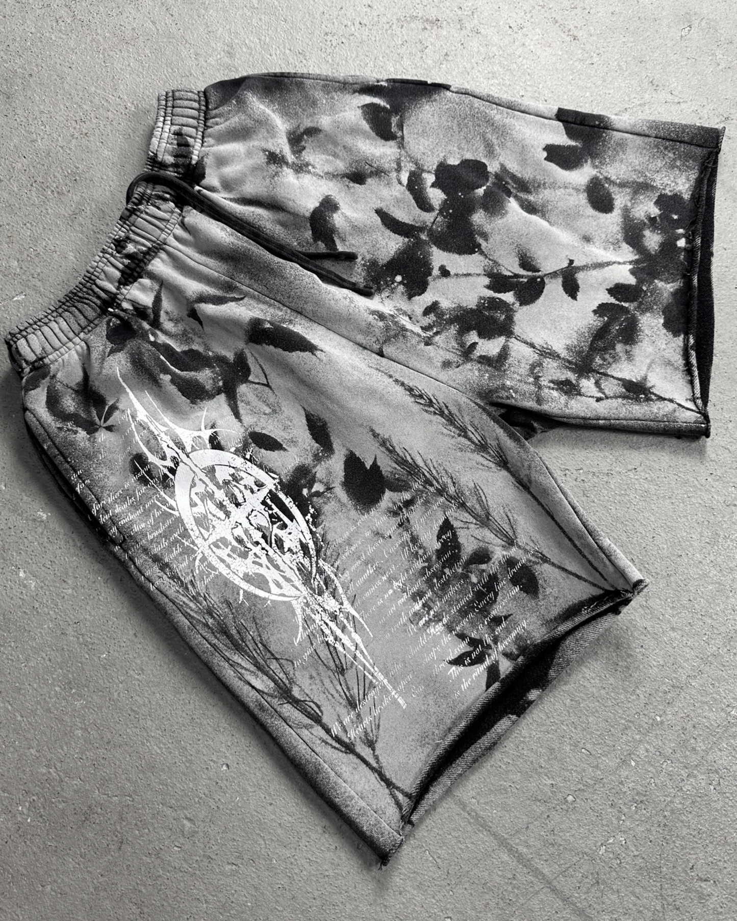 1of1 OVERDXSE SHORTS Size XL