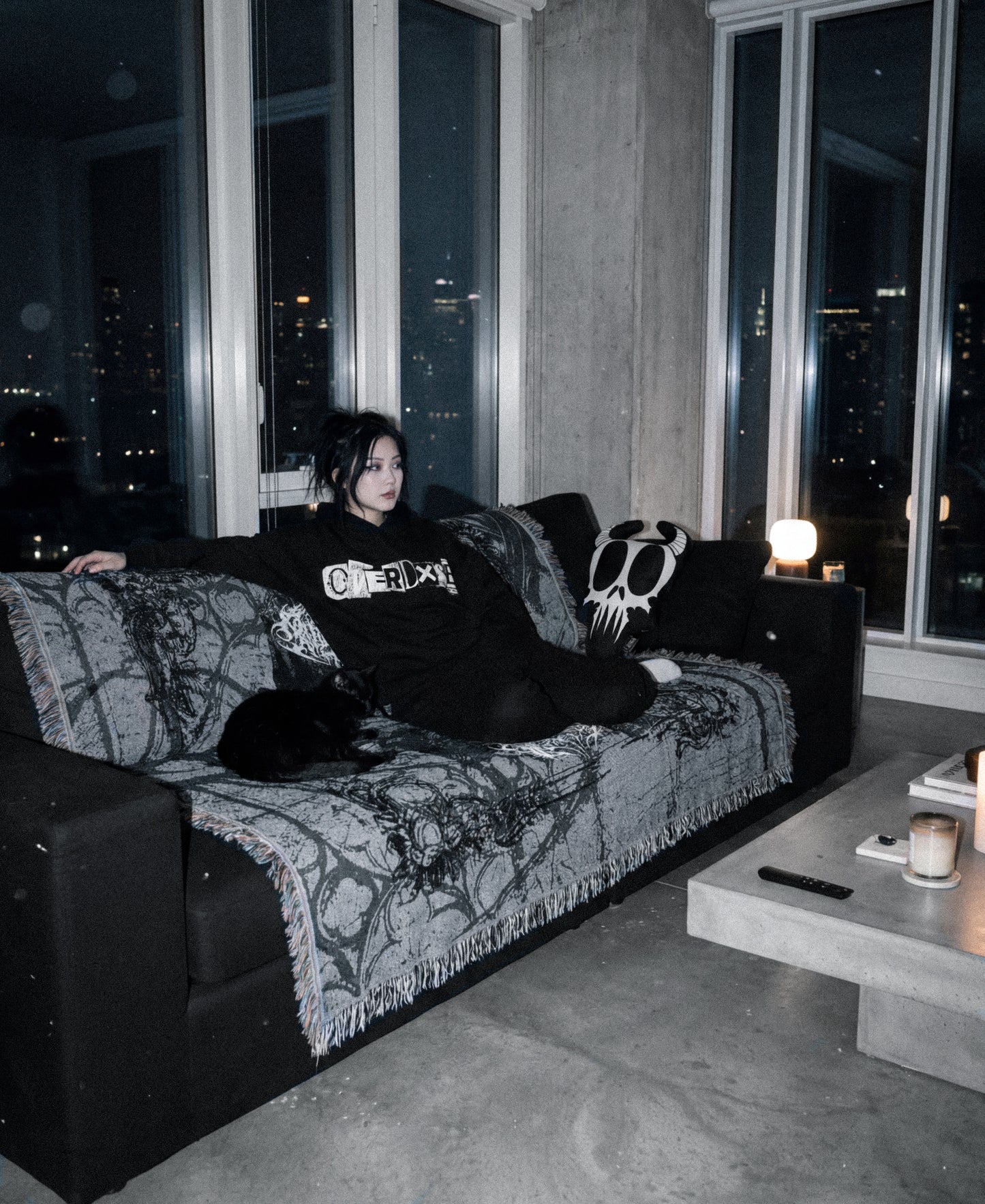Limited OVERDXSE WOVEN „RITUAL“ BLANKET