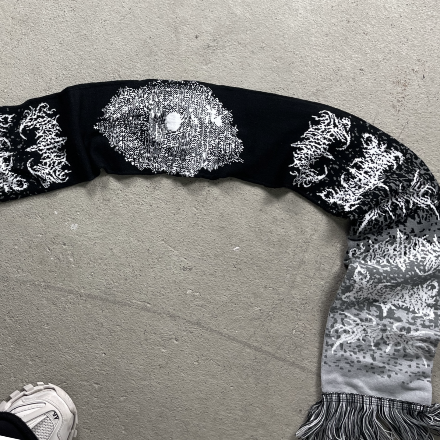 Limited OVERDXSE VISION SCARF