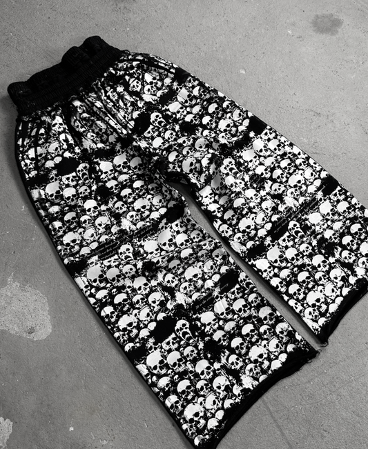 1of1 double waist OVERDXSE ALL OVER SKULL SWEATPANTS (SAMPLE) size L