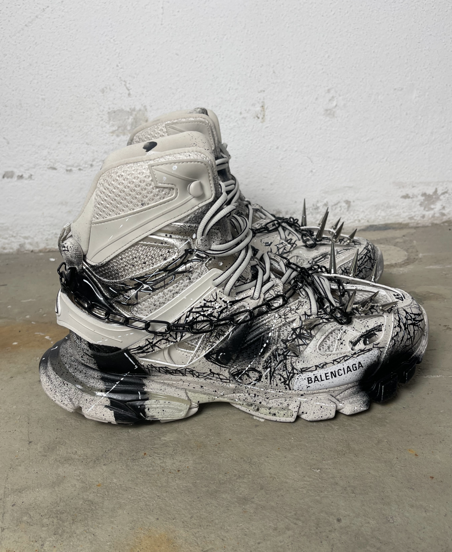 1of1 OVERDXSE / BALENCIAGA „HELLBOUND“ RUNNER EU45