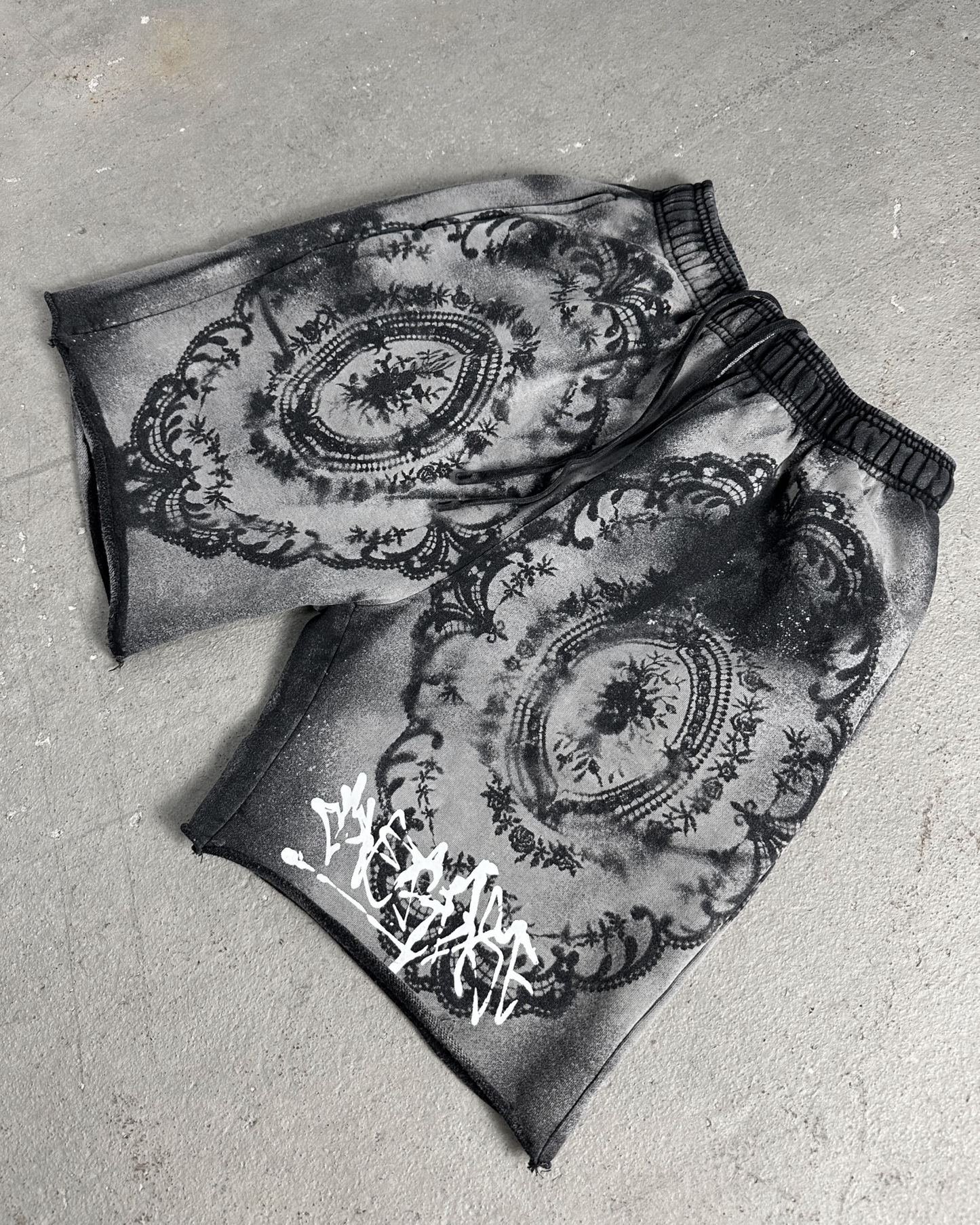 1of1 OVERDXSE SHORTS Size L