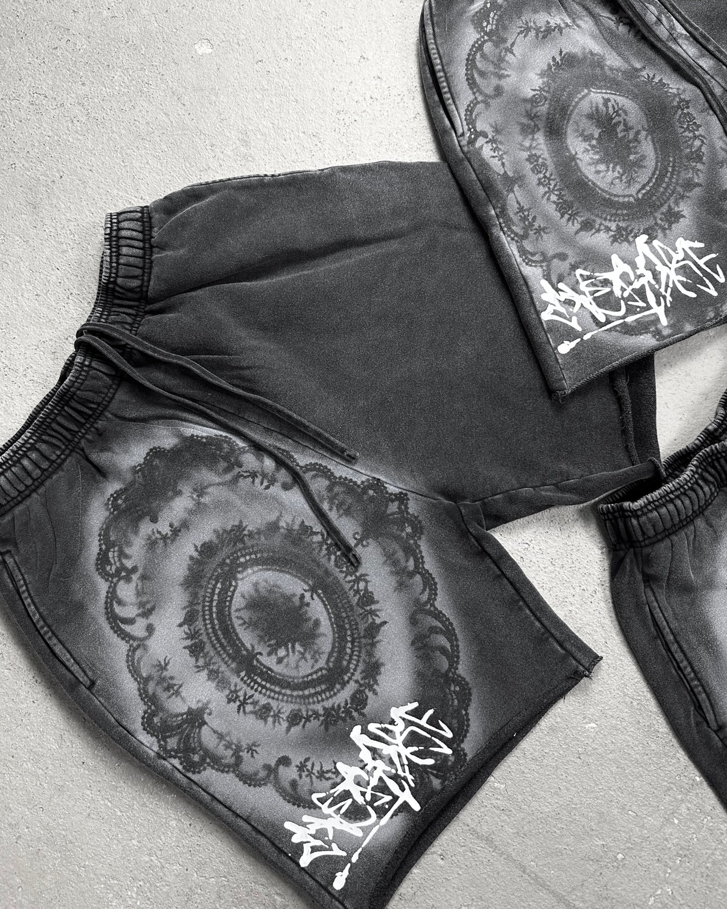 Limited OVERDXSE „ORNAMENT“ SHORTS all sizes