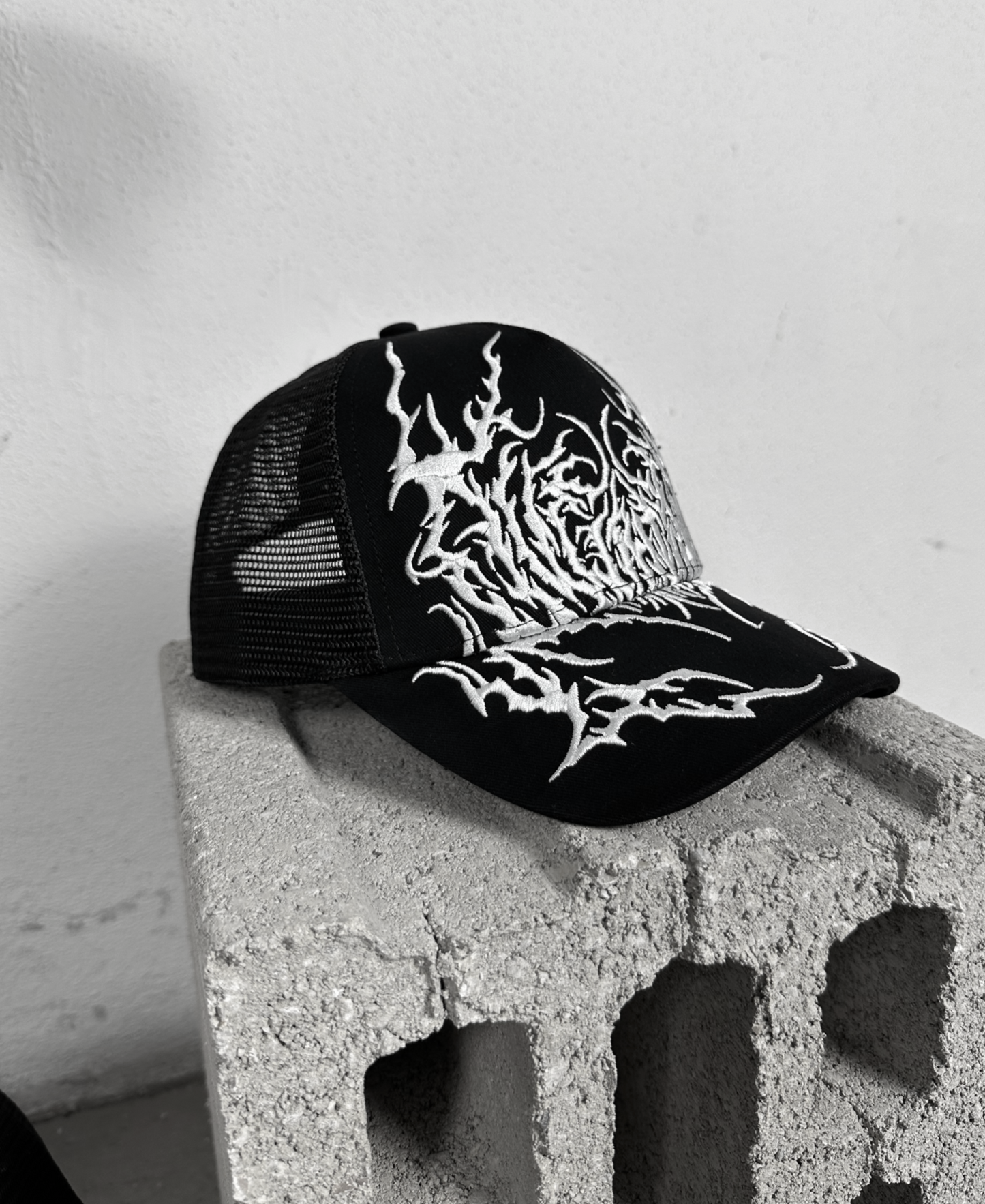 OVERDXSE „ROOTS“ TRUCKER CAP