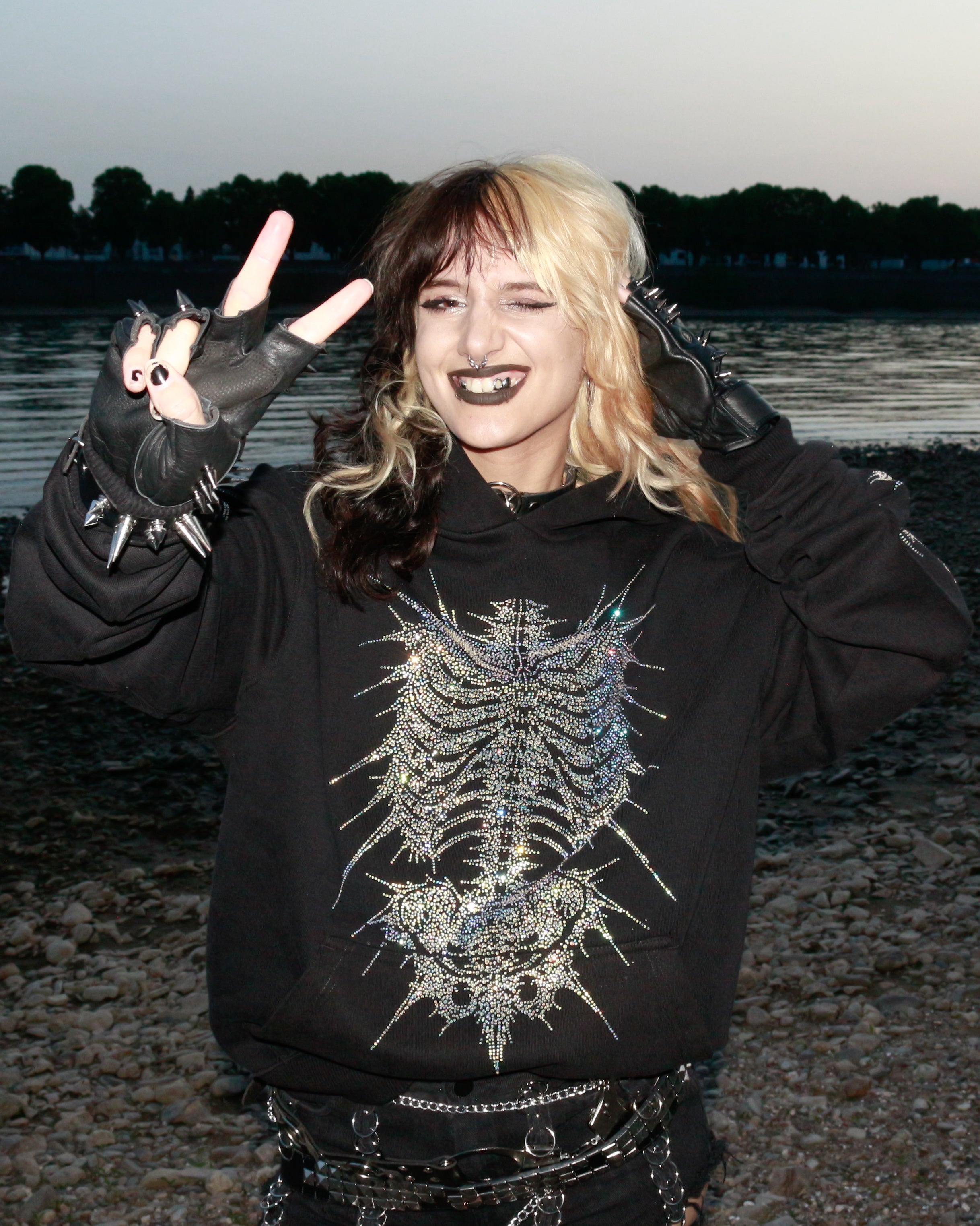1of1 cropped spiked OVERDXSE HOODIE size S – OVERDXSE CLOTHING